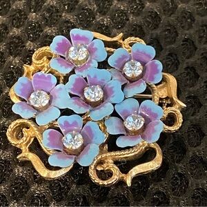 Forget-me-Not Signed Avon Brooch Pin Blue Flowers
Love Blossoms